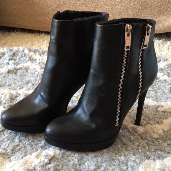 Forever21 heeled ankle booties, faux leather - Picture 1 of 6